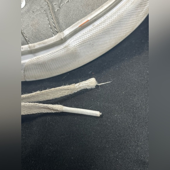 Vans High Tops Shoes - Grey & White - Women’s Size 8.5 & Men’s Size 7 - Picture 12 of 14